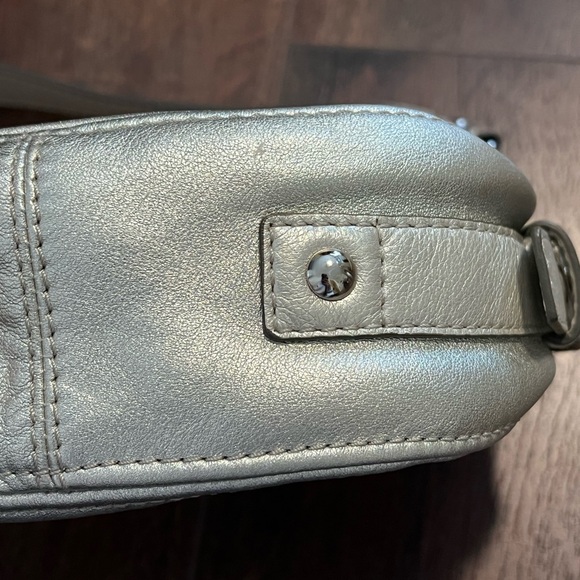 Vintage Coach Metallic Silver Shoulder Bag - Picture 5 of 6